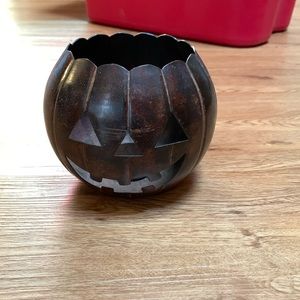 Jack O’lantern tea light holder